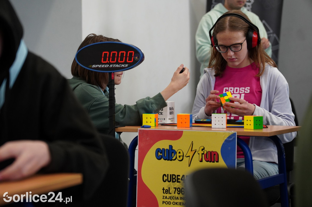 Kostka Rubika. Mistrzowski Turniej w Speedcubingu