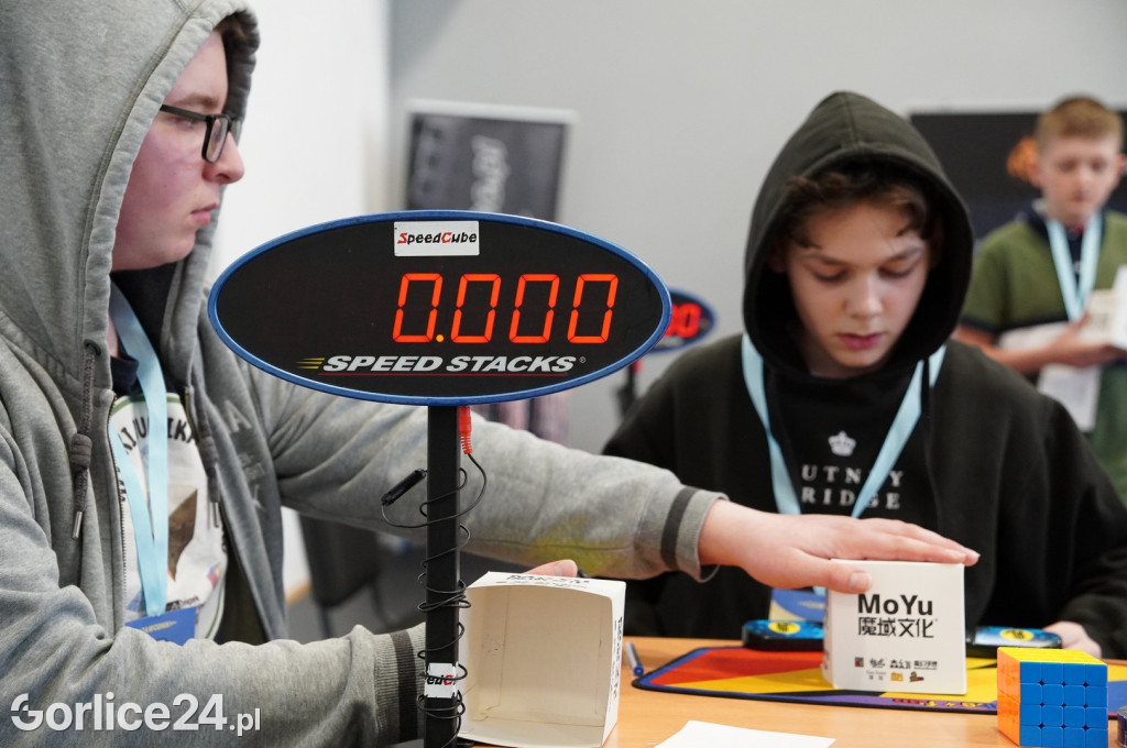 Kostka Rubika. Mistrzowski Turniej w Speedcubingu