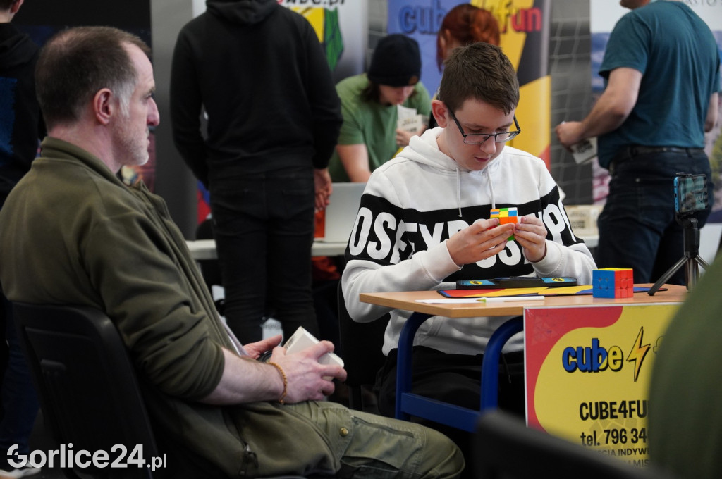 Kostka Rubika. Mistrzowski Turniej w Speedcubingu