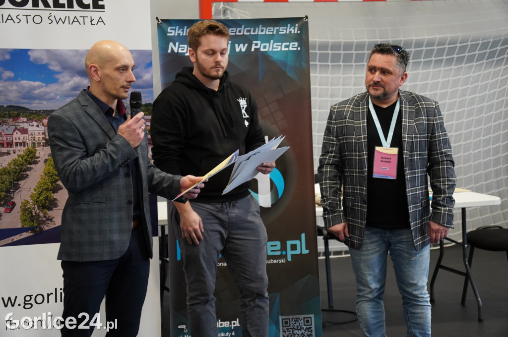 Kostka Rubika. Mistrzowski Turniej w Speedcubingu