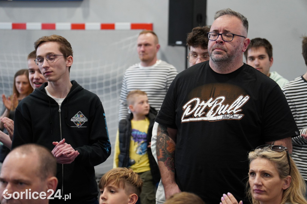 Kostka Rubika. Mistrzowski Turniej w Speedcubingu