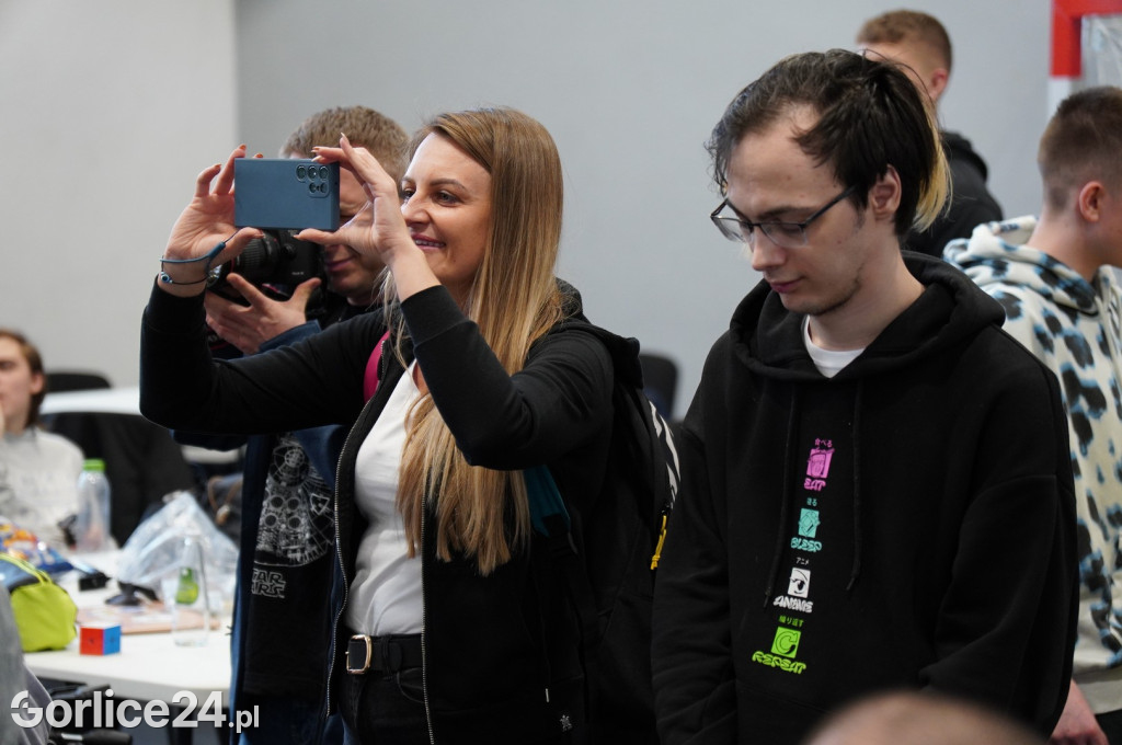Kostka Rubika. Mistrzowski Turniej w Speedcubingu