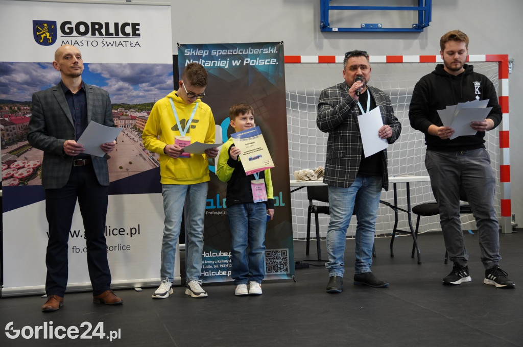 Kostka Rubika. Mistrzowski Turniej w Speedcubingu