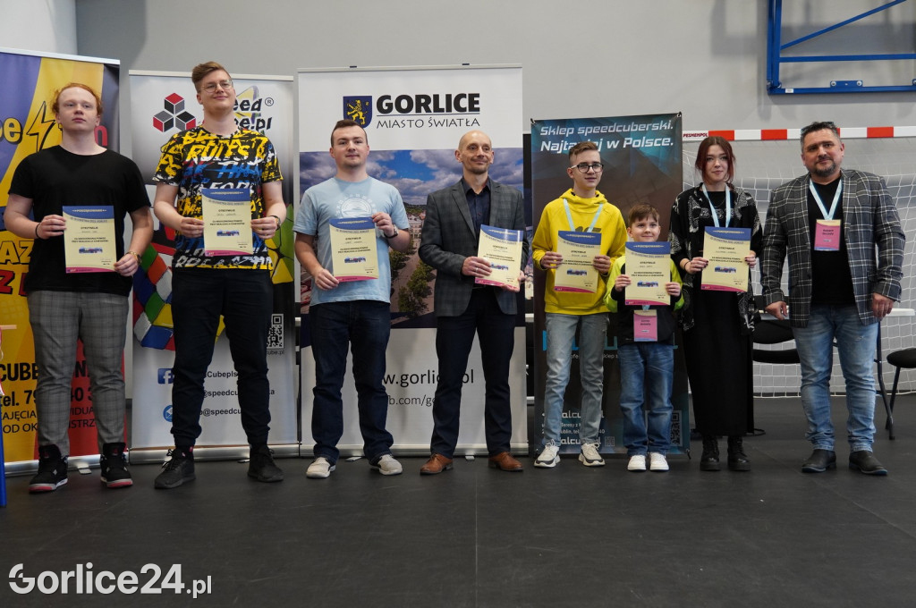 Kostka Rubika. Mistrzowski Turniej w Speedcubingu
