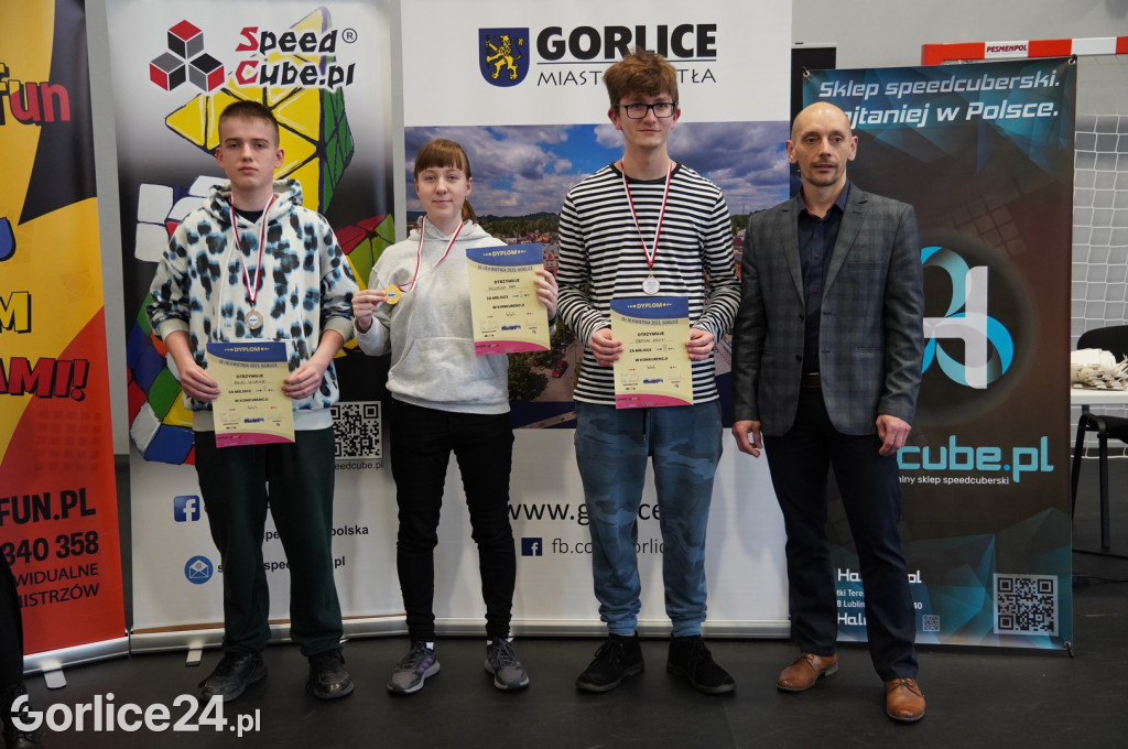 Kostka Rubika. Mistrzowski Turniej w Speedcubingu