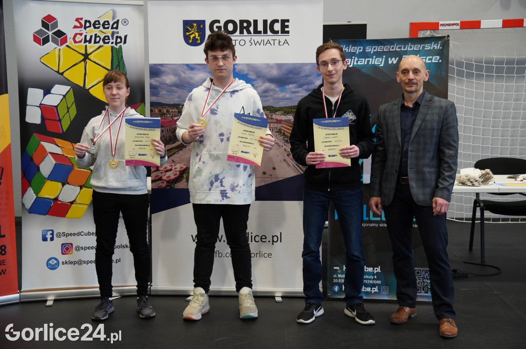 Kostka Rubika. Mistrzowski Turniej w Speedcubingu