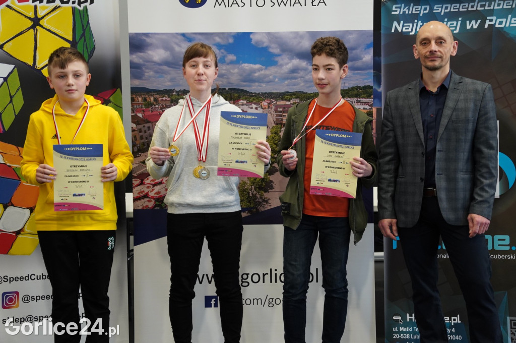 Kostka Rubika. Mistrzowski Turniej w Speedcubingu
