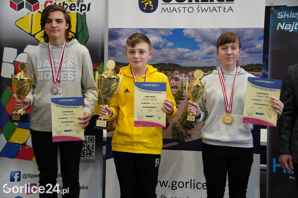 Kostka Rubika. Mistrzowski Turniej w Speedcubingu