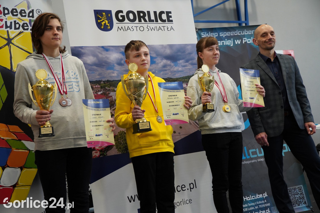 Kostka Rubika. Mistrzowski Turniej w Speedcubingu
