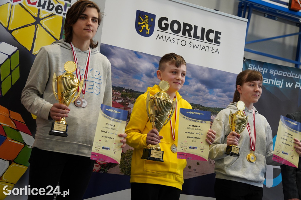 Kostka Rubika. Mistrzowski Turniej w Speedcubingu