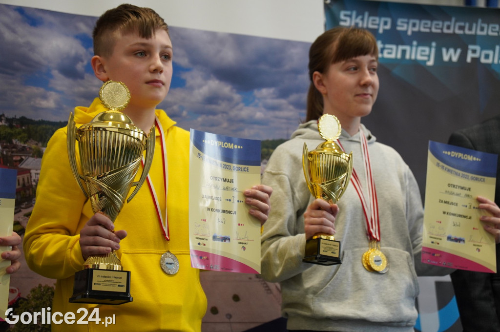 Kostka Rubika. Mistrzowski Turniej w Speedcubingu