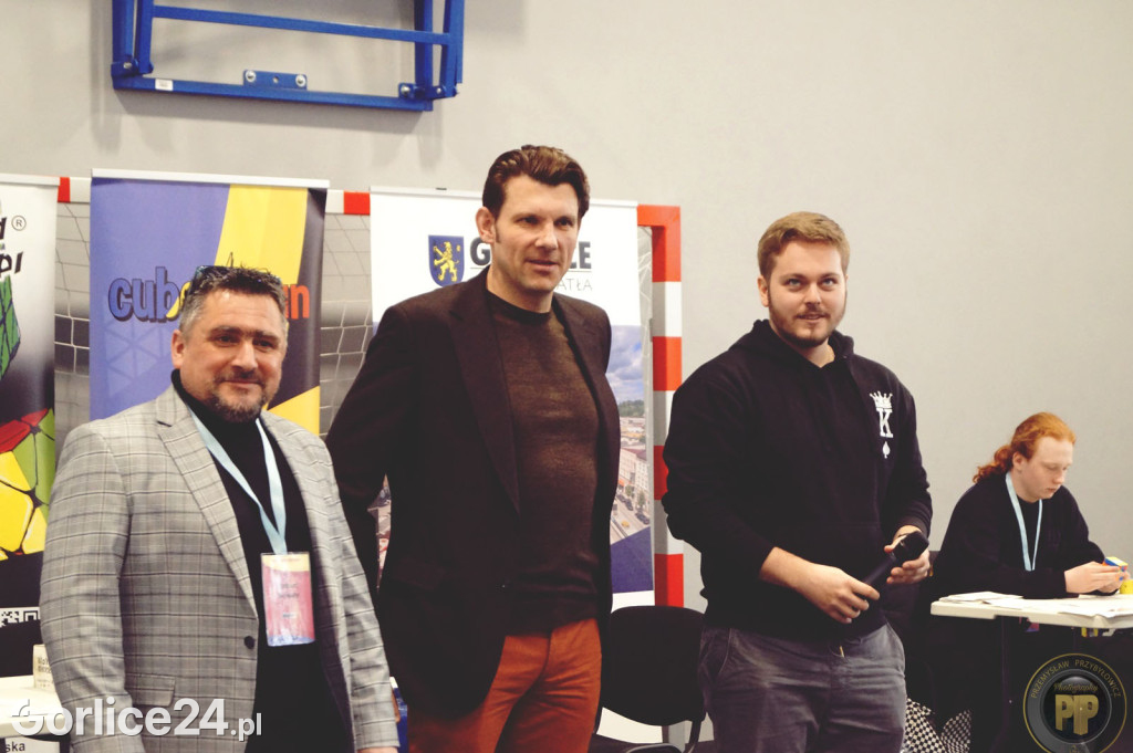 Kostka Rubika. Mistrzowski Turniej w Speedcubingu