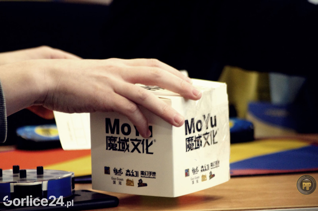 Kostka Rubika. Mistrzowski Turniej w Speedcubingu