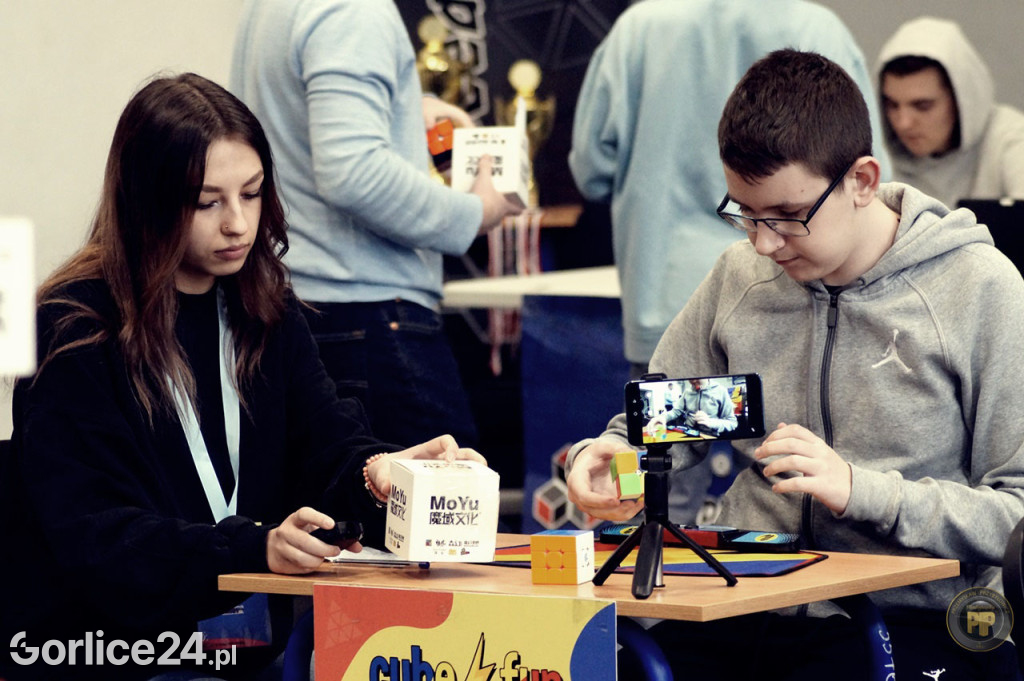 Kostka Rubika. Mistrzowski Turniej w Speedcubingu