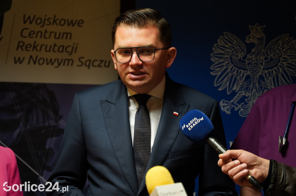 Gorlice. Wojewoda na starcie kwalifikacji wojskowej.