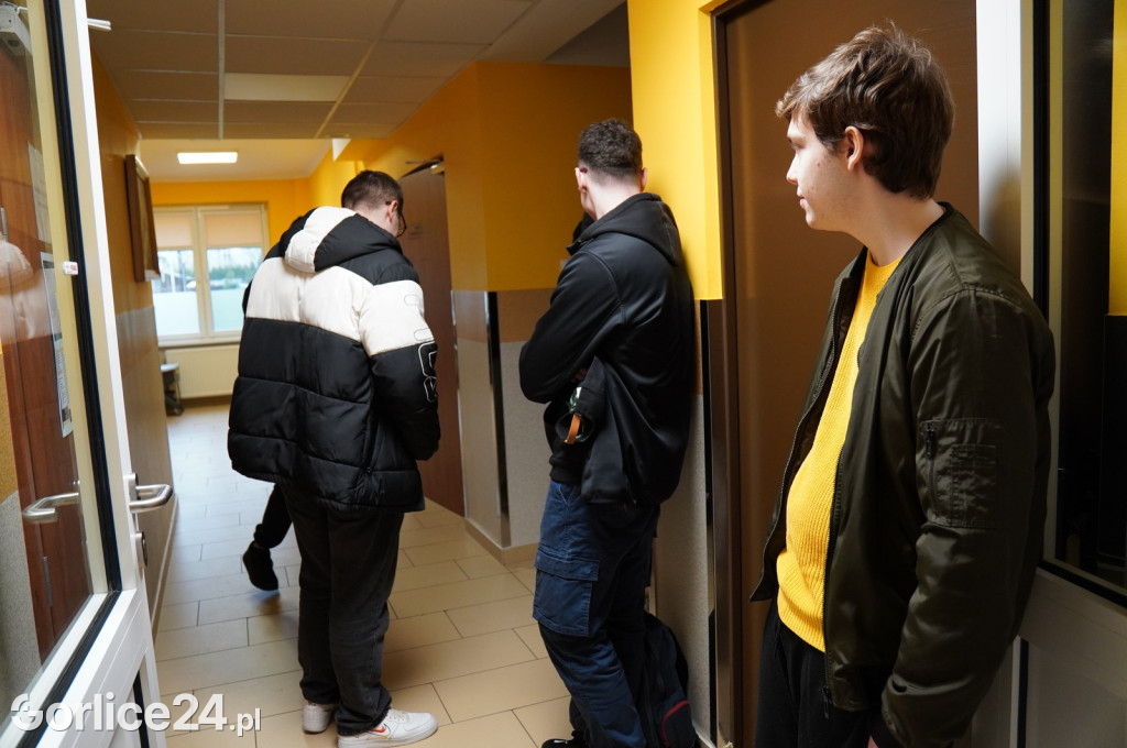 Gorlice. Wojewoda na starcie kwalifikacji wojskowej.