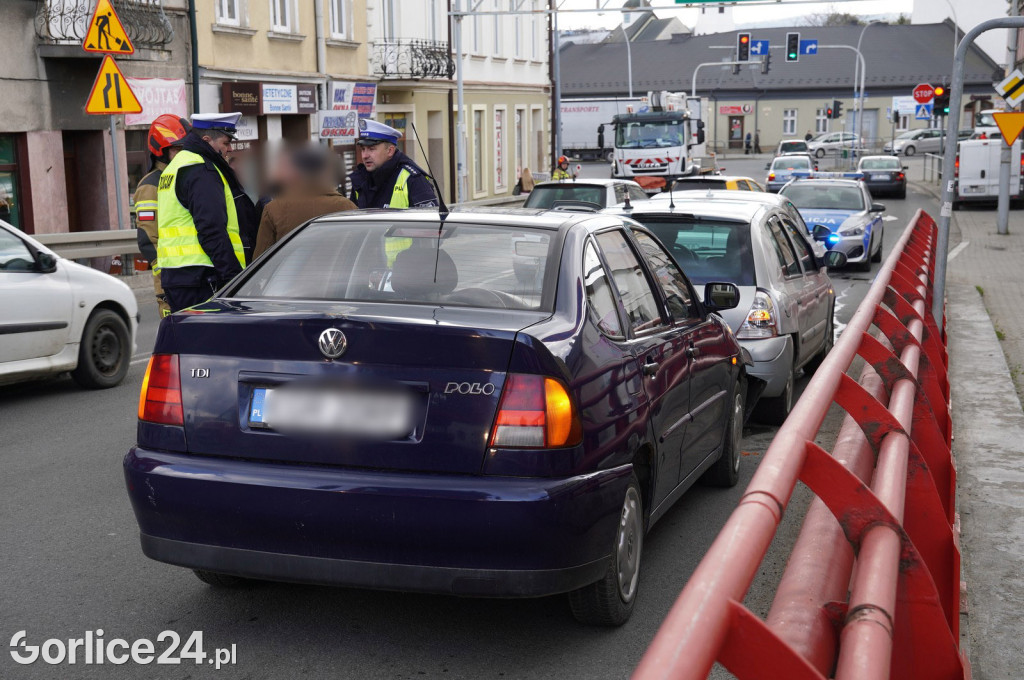 Kolizja trzech osobówek na Mickiewicza (26.04.)