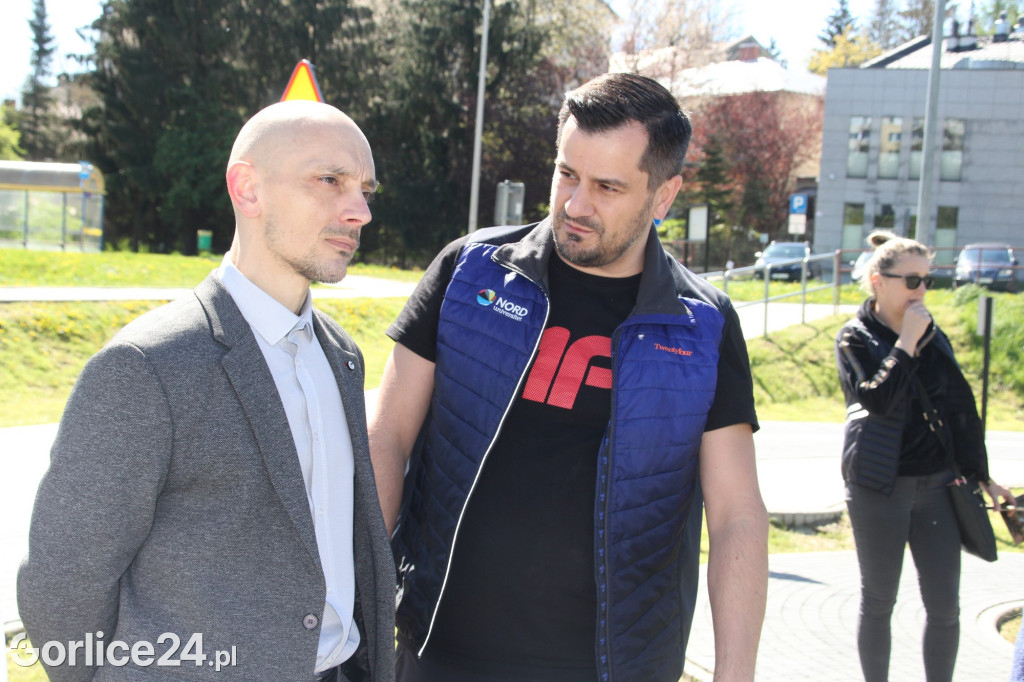 Trening umiejętności na miasteczku ruchu drogowego