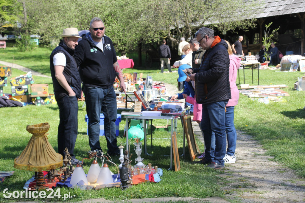 Pogórzańskie Targowisko Staroci w Szymbarku