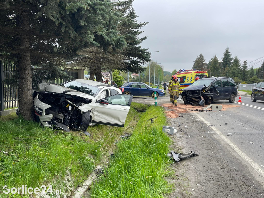 Szymbark. Zderzenie osobówek na DK28 (07.05.)