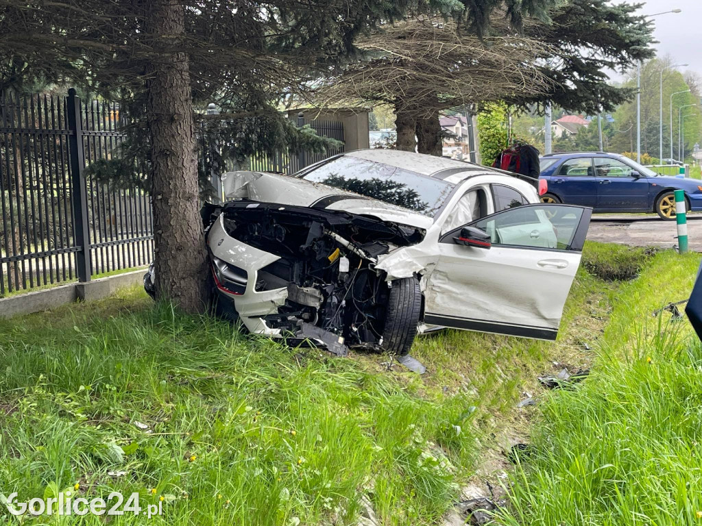 Szymbark. Zderzenie osobówek na DK28 (07.05.)