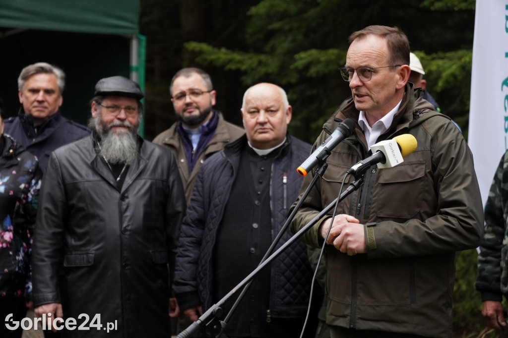 Magura Małastowska. Sadzenie lasu im. Jana Pawła II