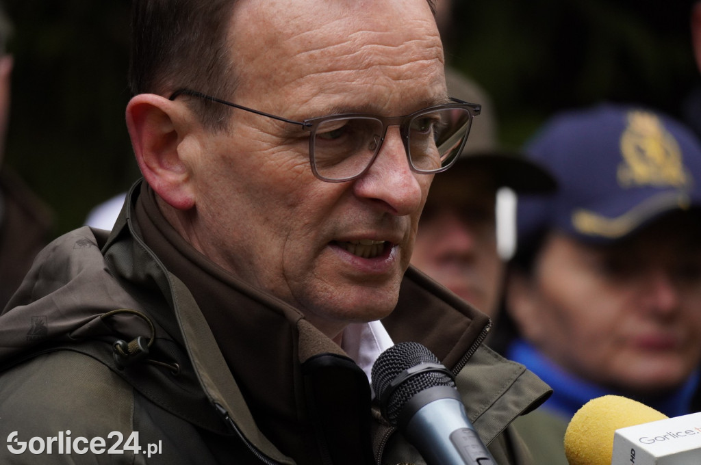 Magura Małastowska. Sadzenie lasu im. Jana Pawła II