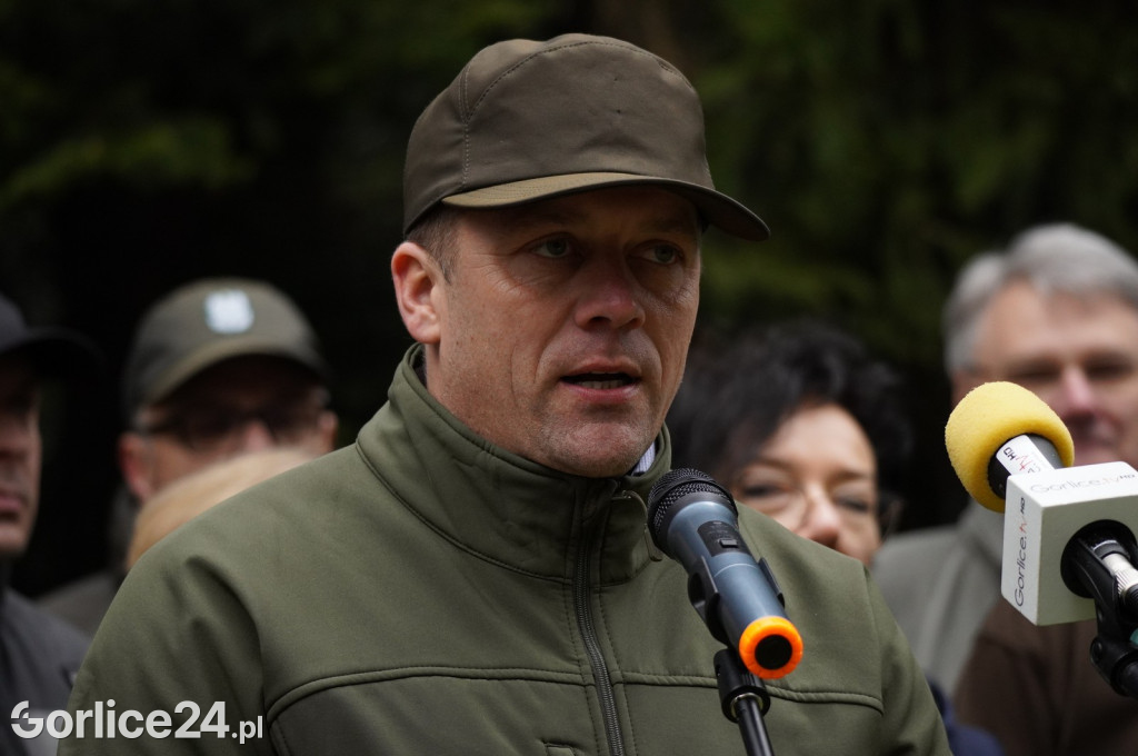 Magura Małastowska. Sadzenie lasu im. Jana Pawła II