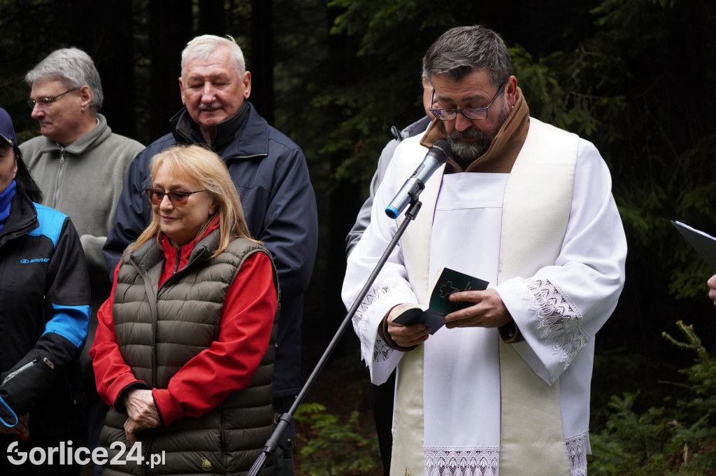 Magura Małastowska. Sadzenie lasu im. Jana Pawła II