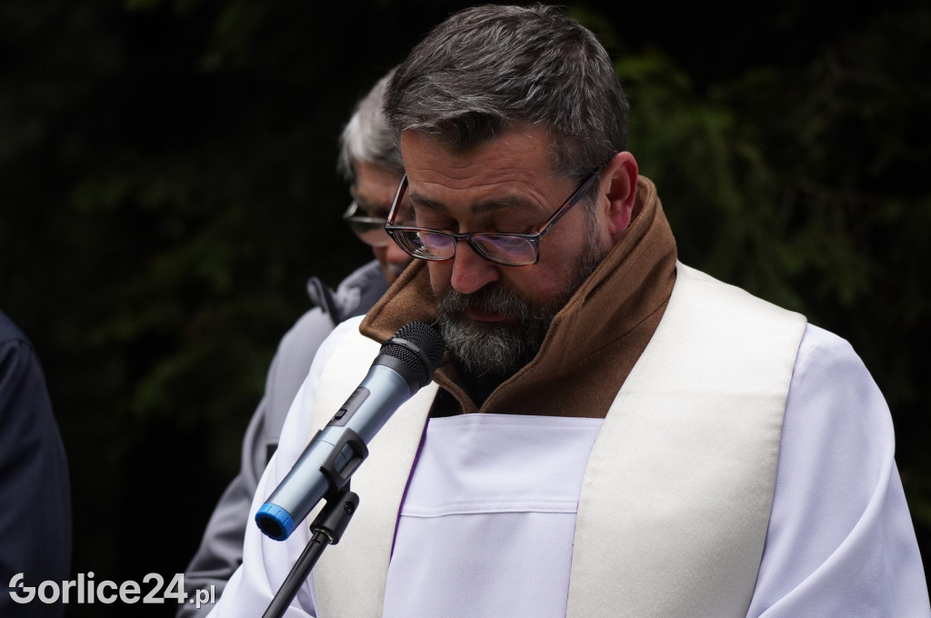 Magura Małastowska. Sadzenie lasu im. Jana Pawła II