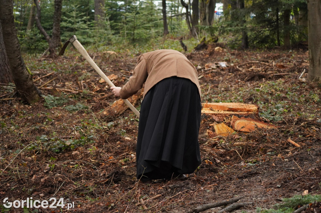 Magura Małastowska. Sadzenie lasu im. Jana Pawła II