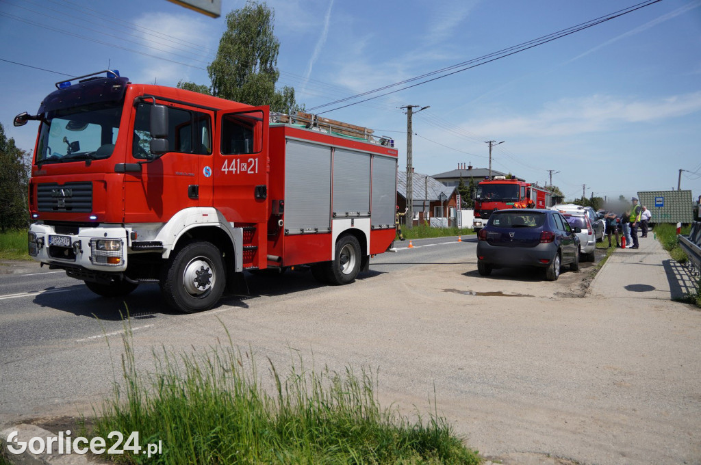 Pożar samochodu na DK28 w Ropicy Polskiej (21.05.)