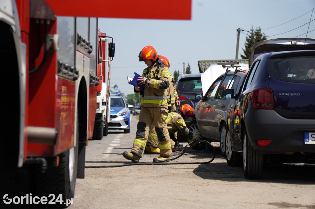 Pożar samochodu na DK28 w Ropicy Polskiej (21.05.)