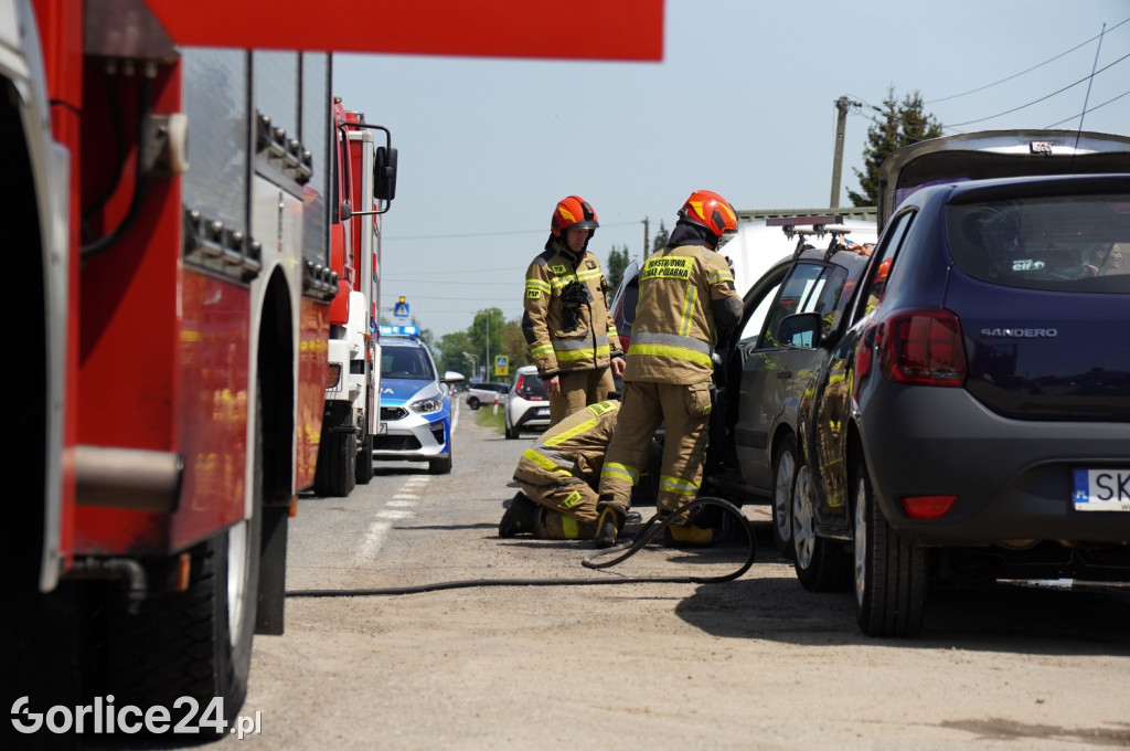 Pożar samochodu na DK28 w Ropicy Polskiej (21.05.)