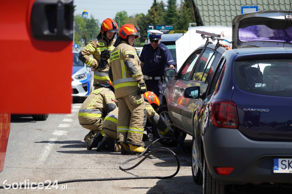 Pożar samochodu na DK28 w Ropicy Polskiej (21.05.)