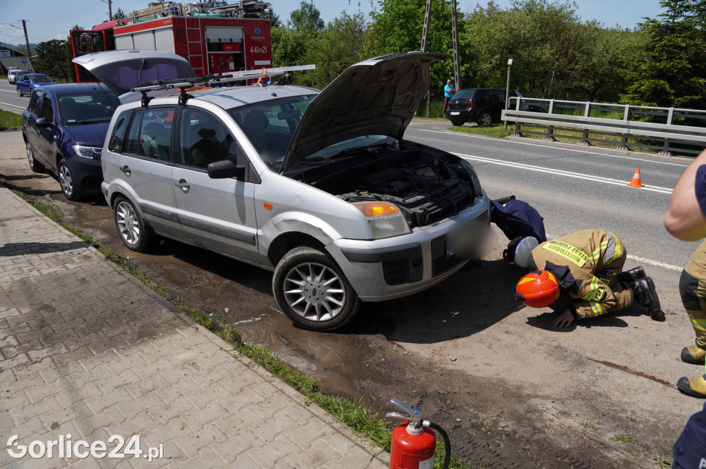 Pożar samochodu na DK28 w Ropicy Polskiej (21.05.)