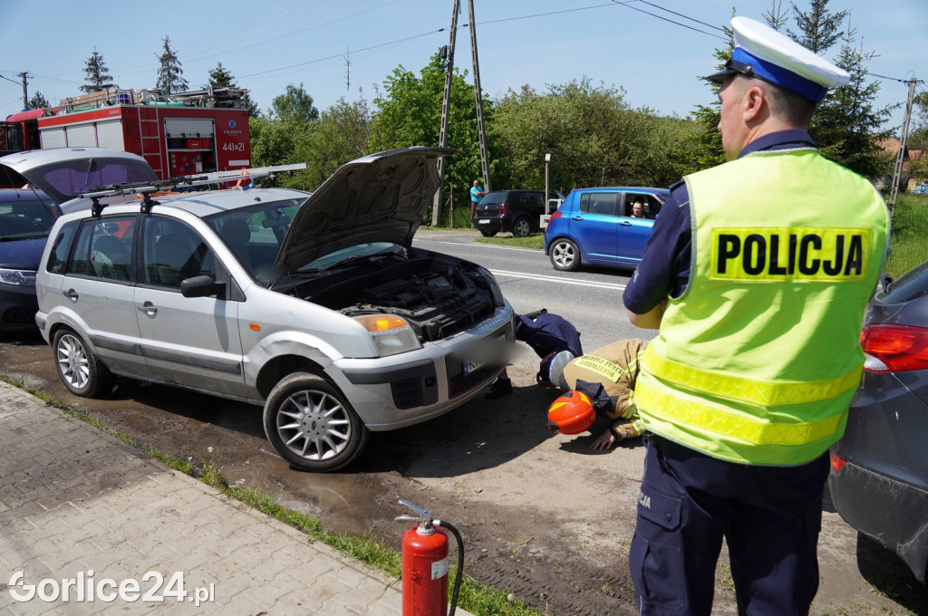Pożar samochodu na DK28 w Ropicy Polskiej (21.05.)