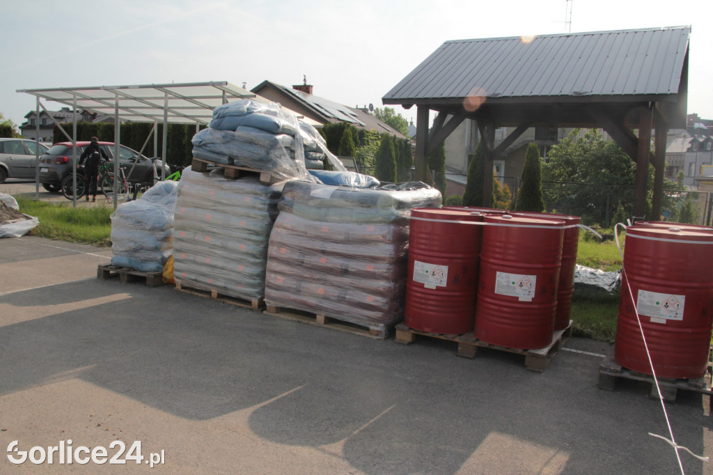 Budowa boiska przy MZS nr 5 w Gorlicach (29.05.)