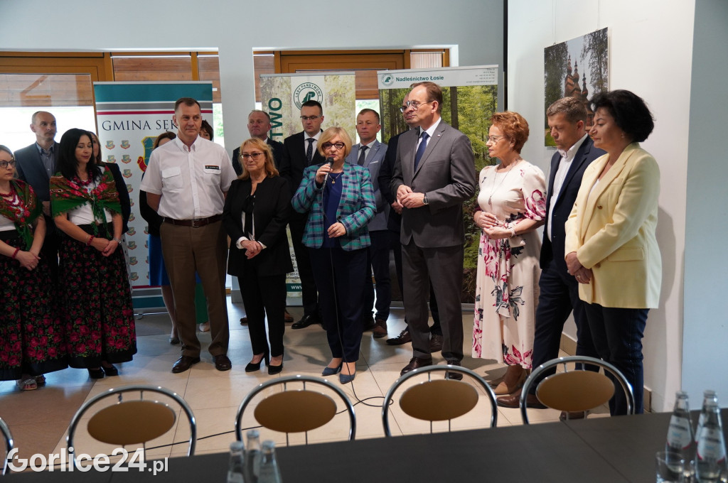 Wapienne. Promesy na drogi od Lasów Państwowych