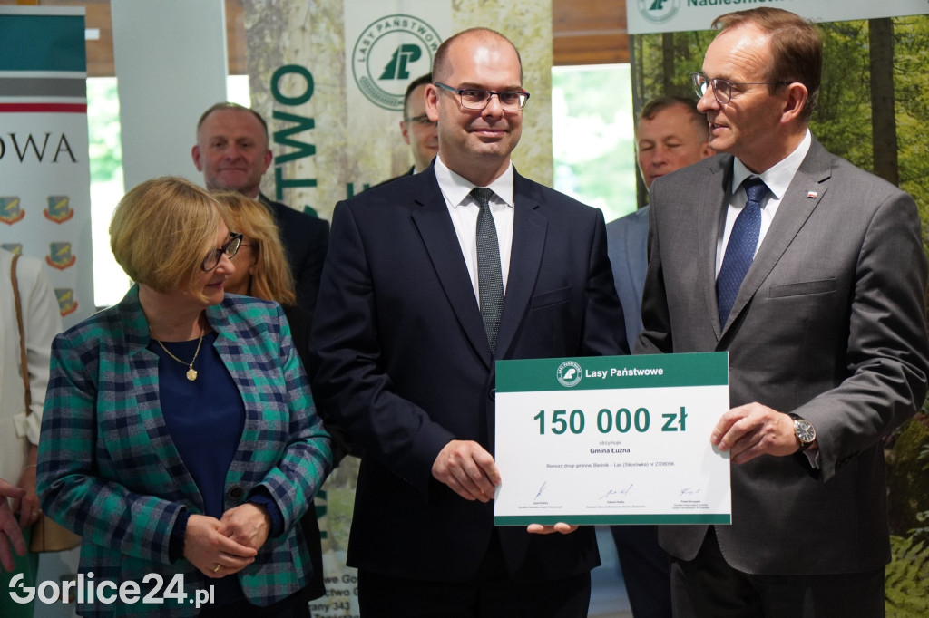Wapienne. Promesy na drogi od Lasów Państwowych
