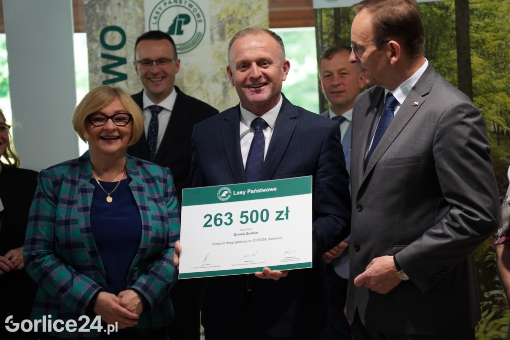 Wapienne. Promesy na drogi od Lasów Państwowych