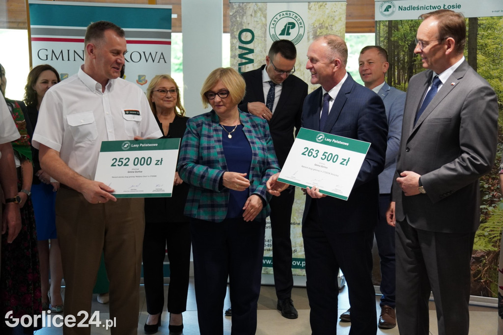Wapienne. Promesy na drogi od Lasów Państwowych