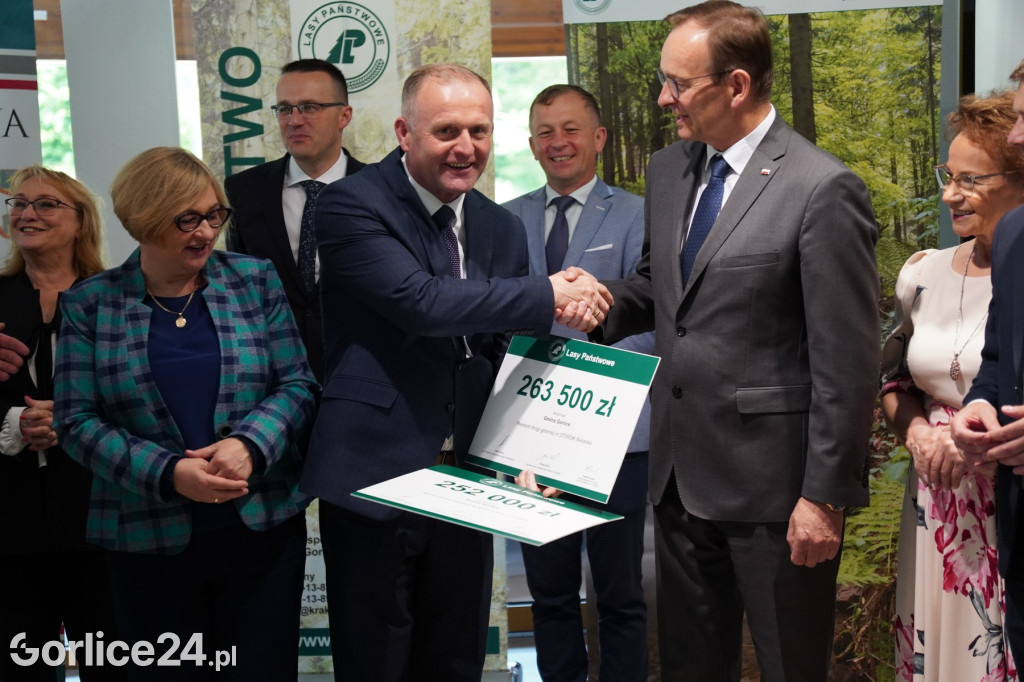 Wapienne. Promesy na drogi od Lasów Państwowych