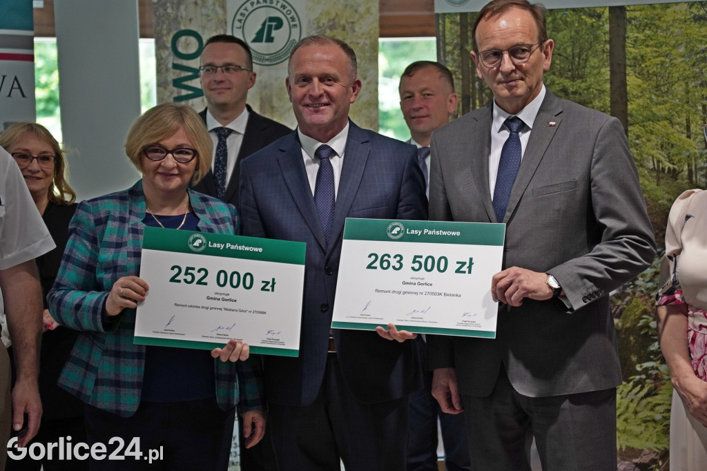 Wapienne. Promesy na drogi od Lasów Państwowych