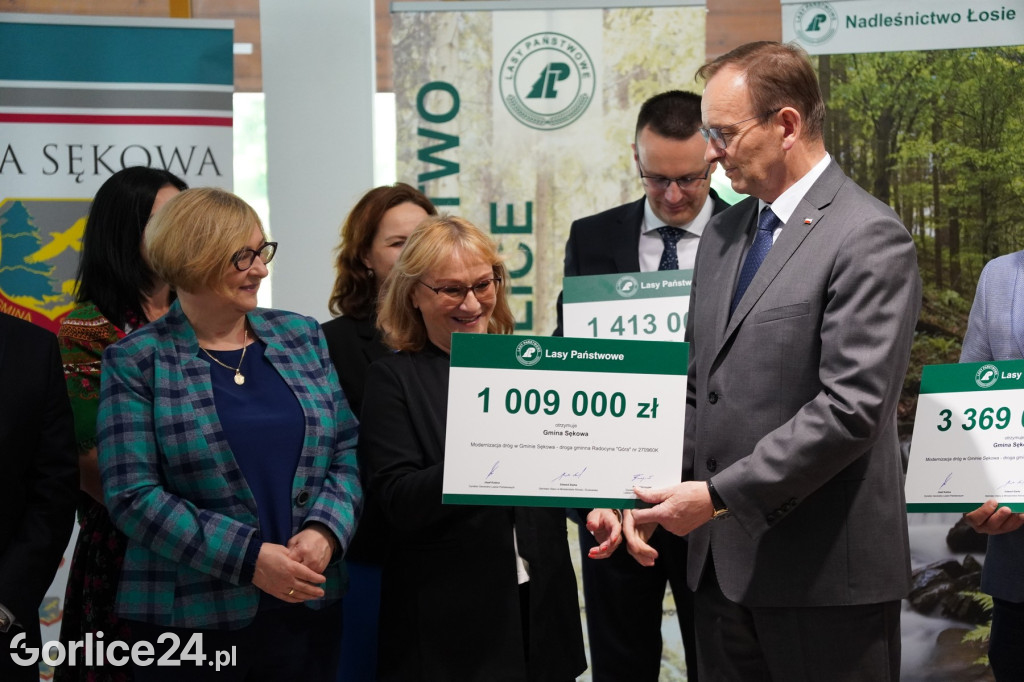 Wapienne. Promesy na drogi od Lasów Państwowych