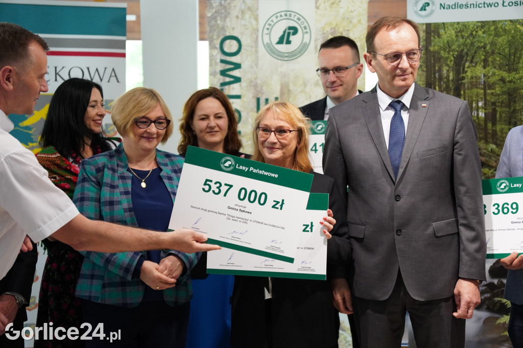 Wapienne. Promesy na drogi od Lasów Państwowych
