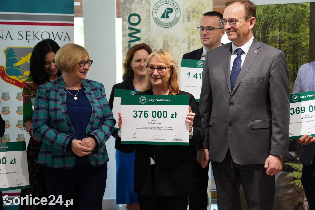 Wapienne. Promesy na drogi od Lasów Państwowych