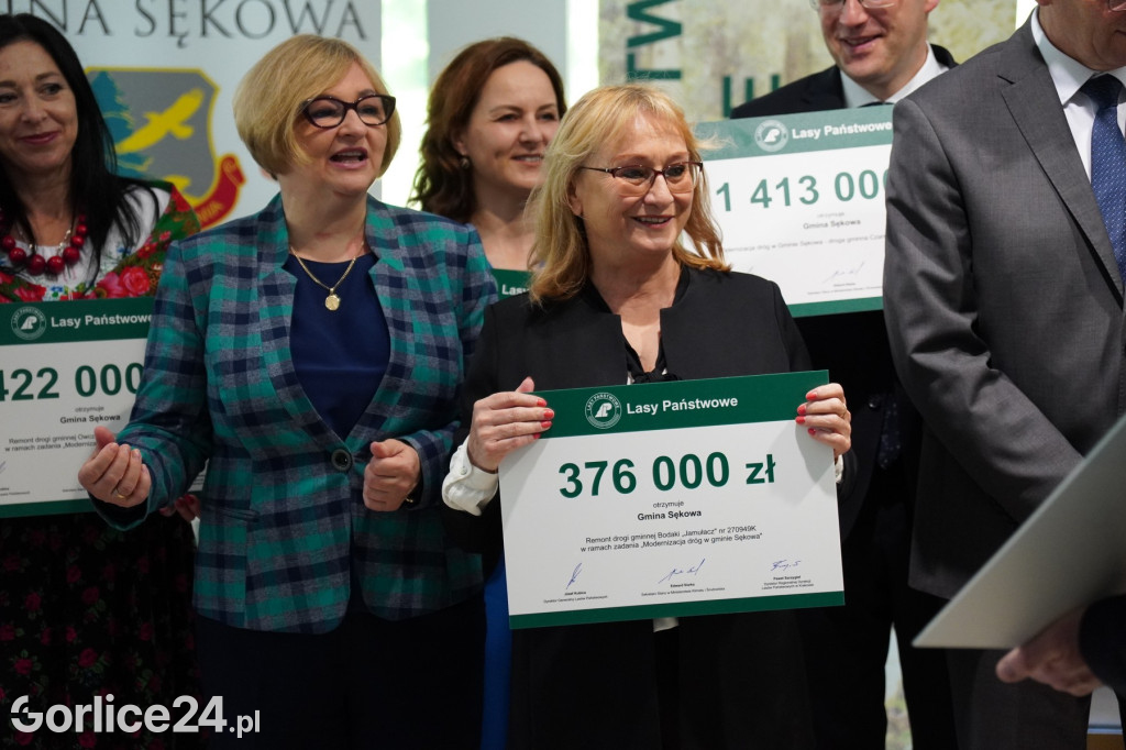 Wapienne. Promesy na drogi od Lasów Państwowych