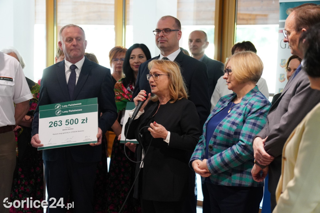 Wapienne. Promesy na drogi od Lasów Państwowych