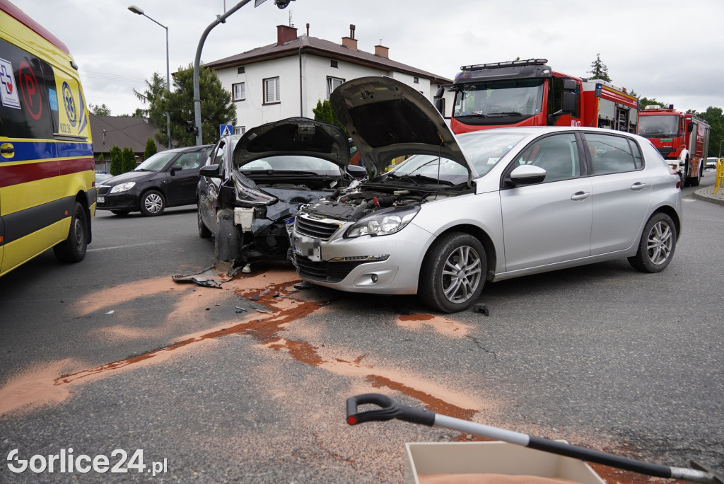Gorlice. Kolizja dwóch samochodów na DK28 (07.06.)